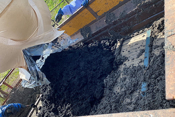 フレコン入り肥料の開梱